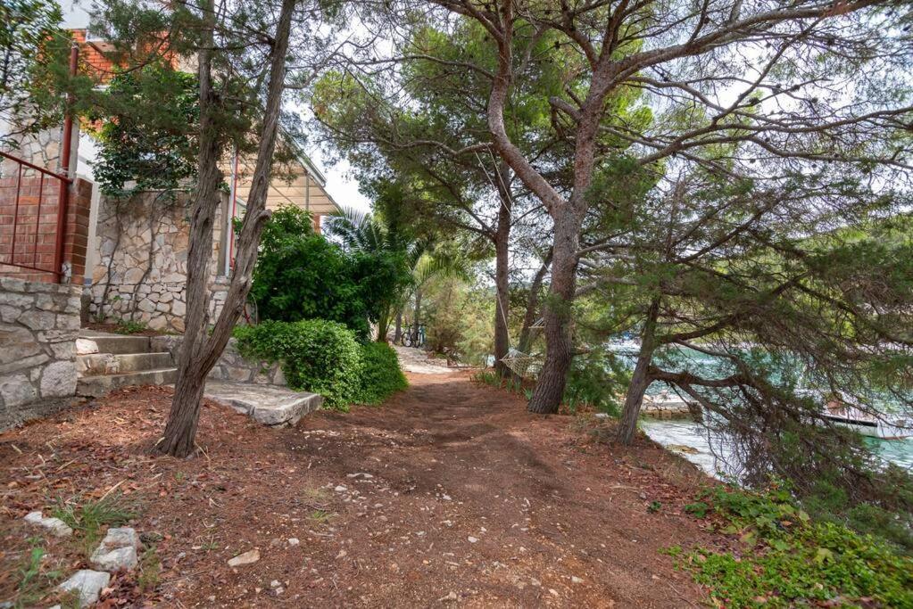 Perina Haven - Island Vis Beachfront