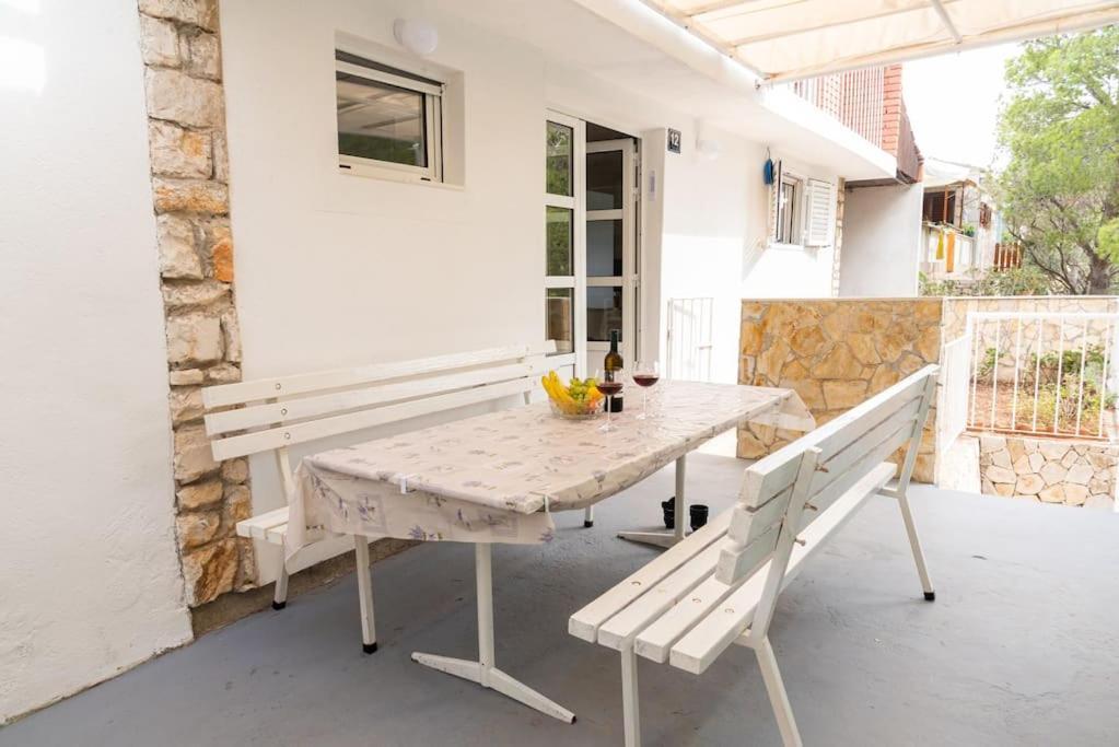 Apartmán Perina Haven - Island Vis Beachfront Rogacic