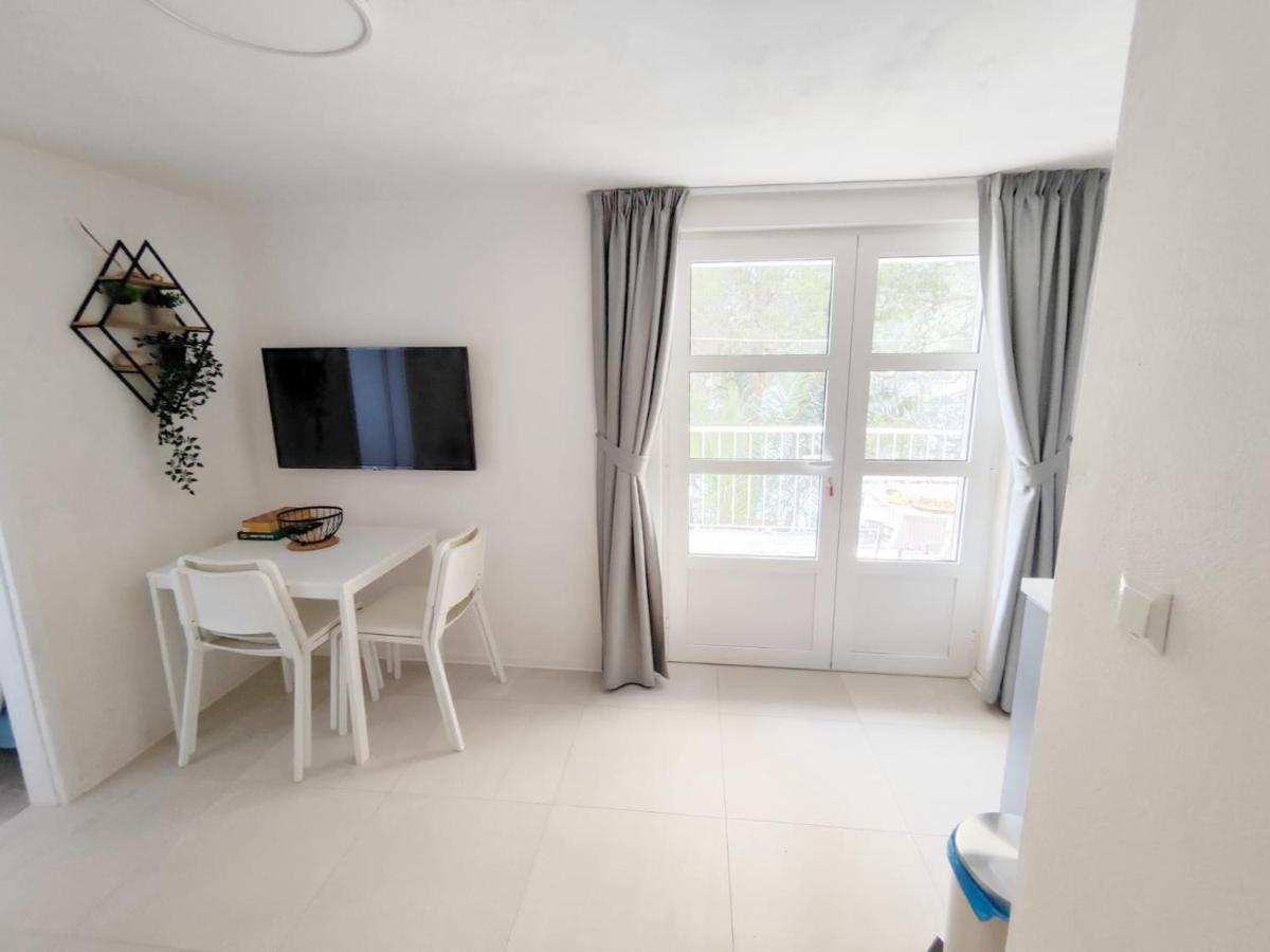 Perina Haven - Island Vis Beachfront