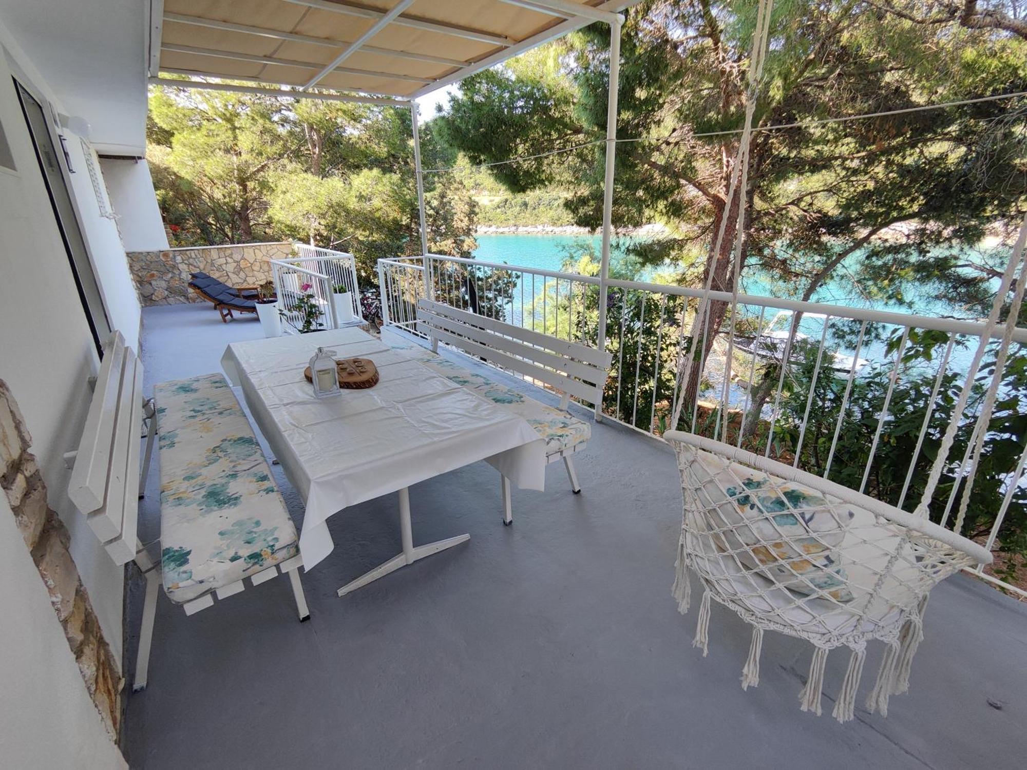 Apartmán Perina Haven - Island Vis Beachfront Rogacic