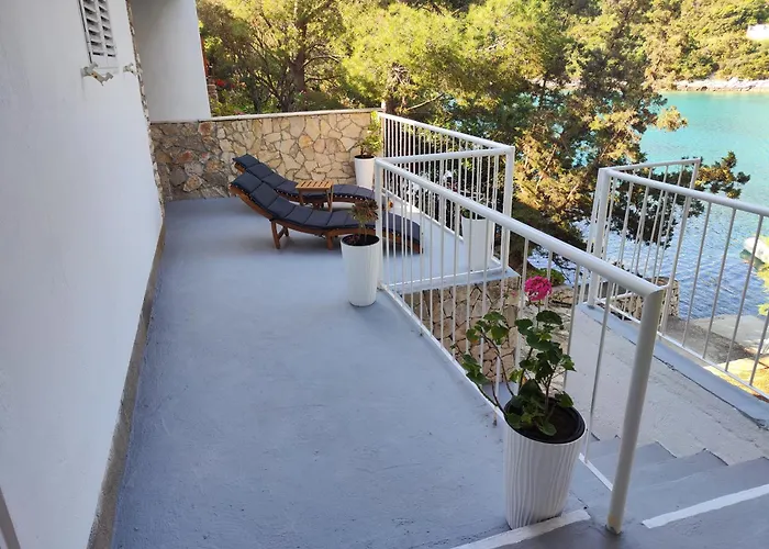Perina Haven - Island Vis Beachfront